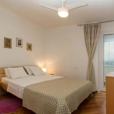 Sugar Flat Apartment Split