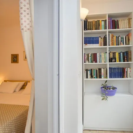 Sugar Flat Apartment Split